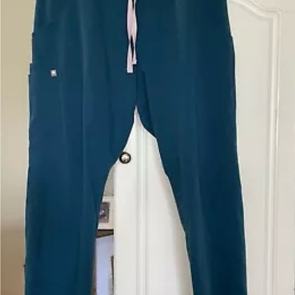 Two pair Figs Technical Collection Women's Sz XL Scrubs Pants Drawstring nurse - Picture 1 of 10